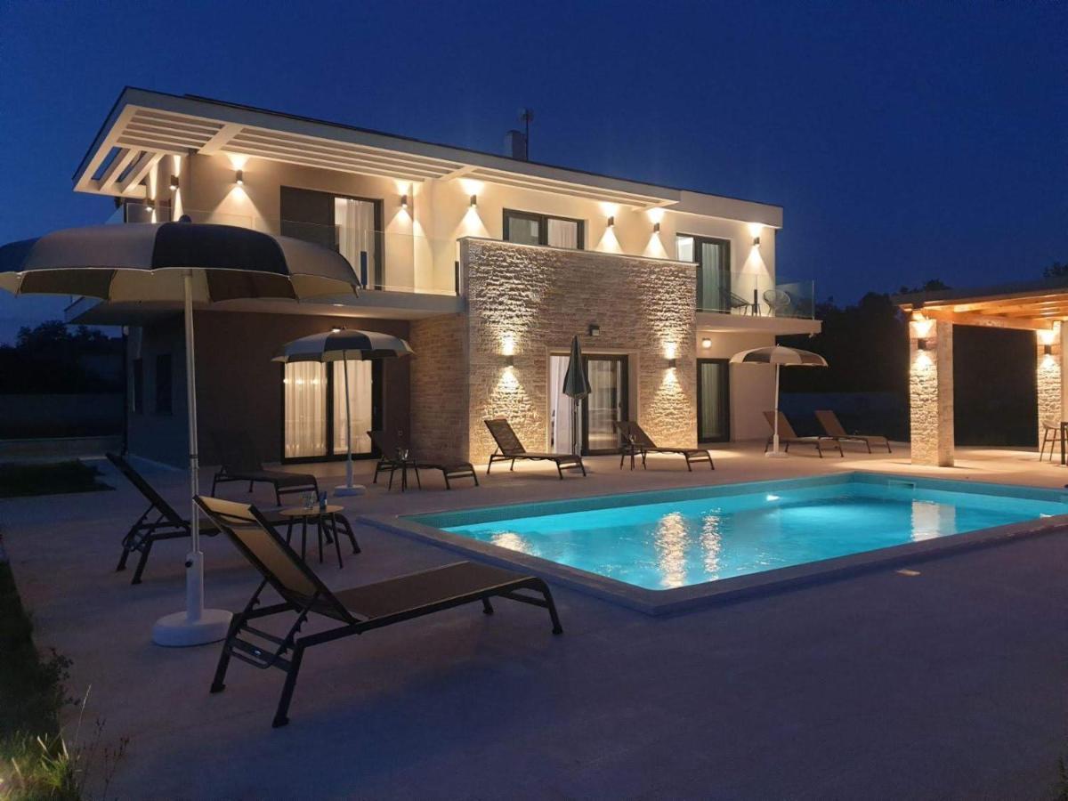 Luxury Villa Serena 2022 - With Heated Pool Cukrici Exterior foto